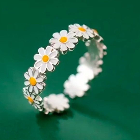 Jewelry - Dainty Enamel Daisy Flower Stackable Delicate Adjustable Silver Tone Ring NEW‎